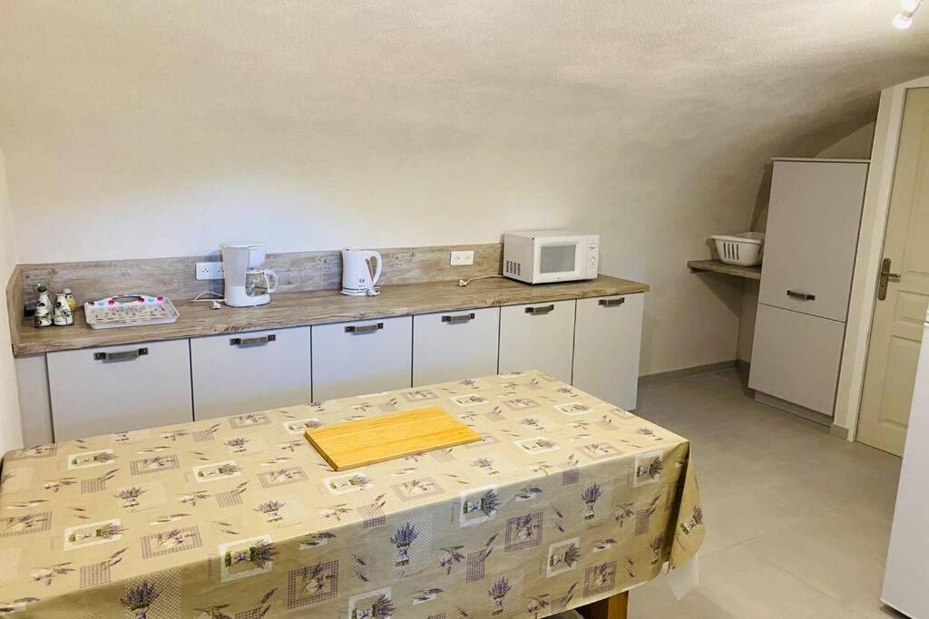 Escoutay Dans Bastide Medievale