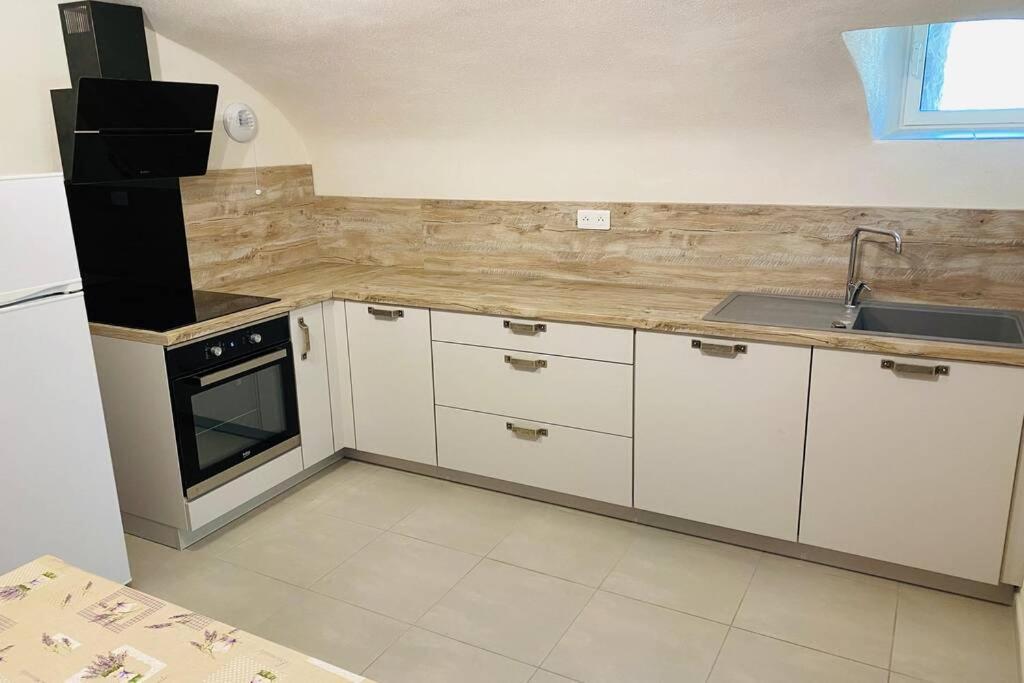 Ferienhaus Escoutay Dans Bastide Medievale *